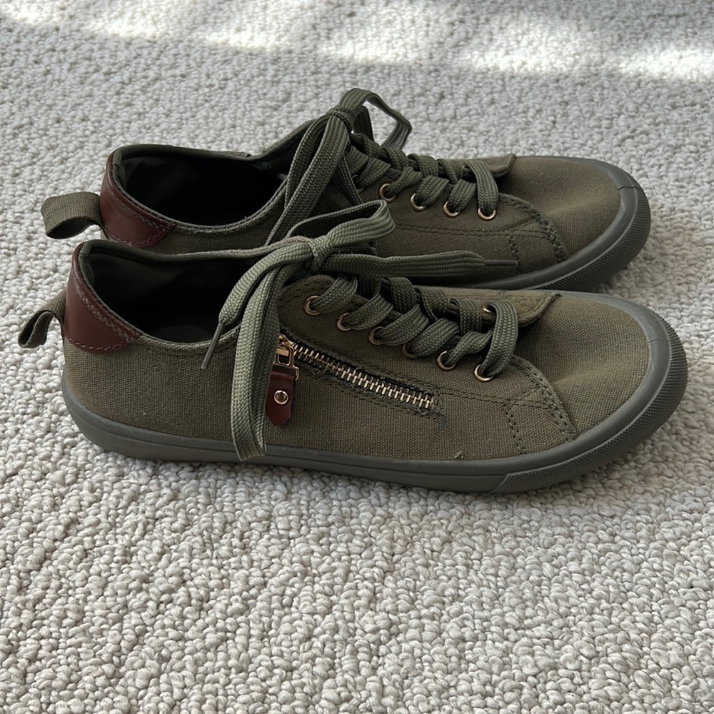 TAXI Sneakers Green Gold Zippered Shoes Hybrid Women’s fancy trainers Size 8.5